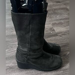 Womens KEEN leather boots sz 7